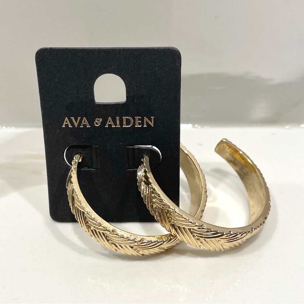 🟣2/$20 NEW Ava & Aiden Hoop Earrings